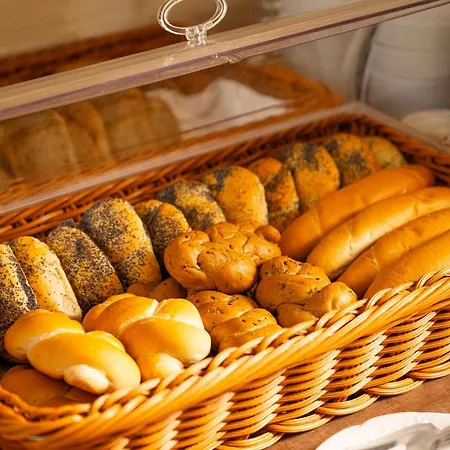 Adalbert Hotel 3*