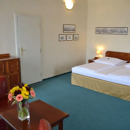 Adalbert Hotel 3*