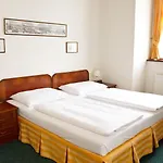 Szálloda Adalbert 3*