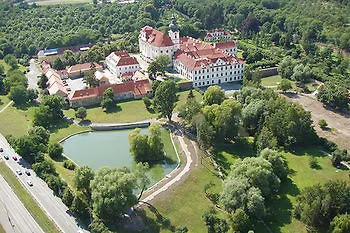 Adalbert Ecohotel Hotel 3*